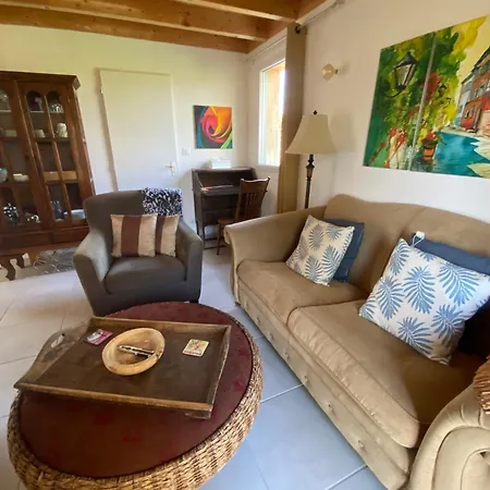 Wildflower Lane Tatil Evi Valojoulx